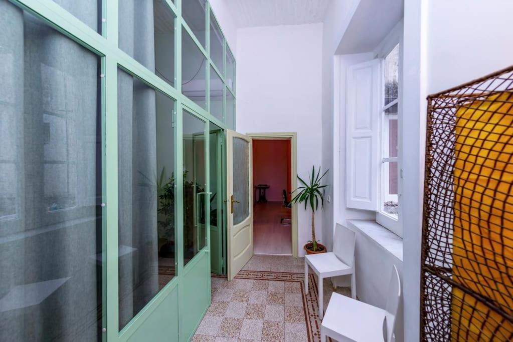 Charming Apartment With Balcony In The Historic Center Naples Exterior photo