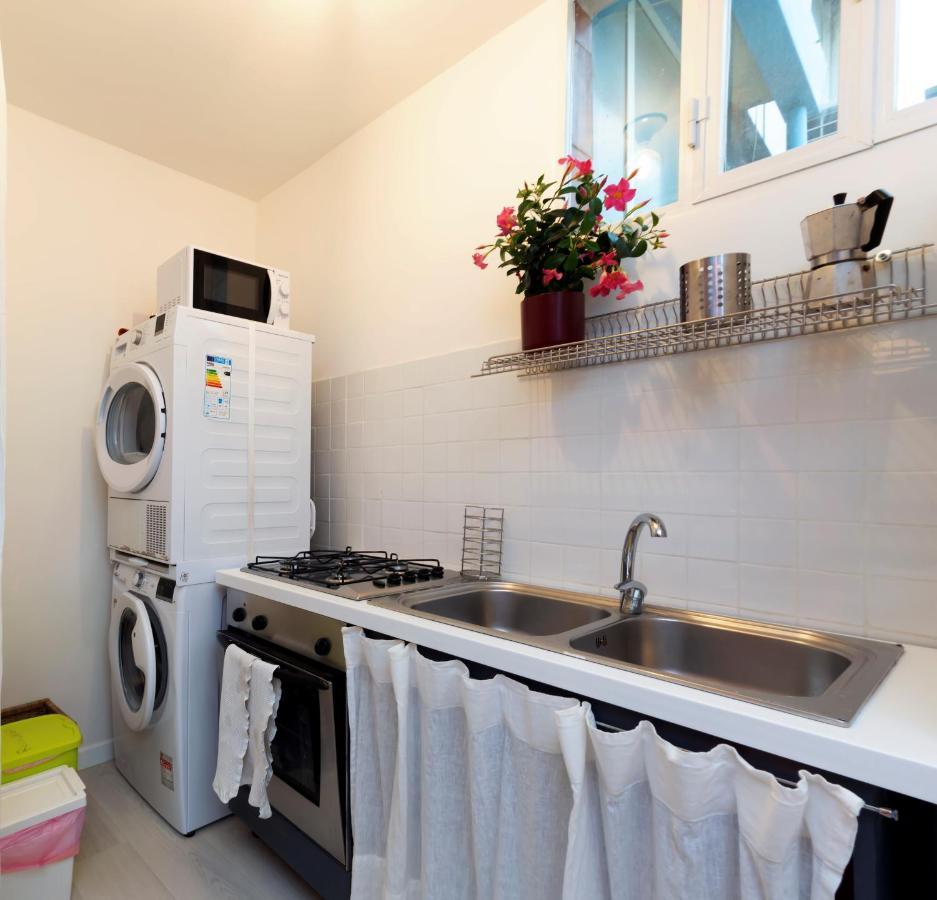 Charming Apartment With Balcony In The Historic Center Naples Exterior photo