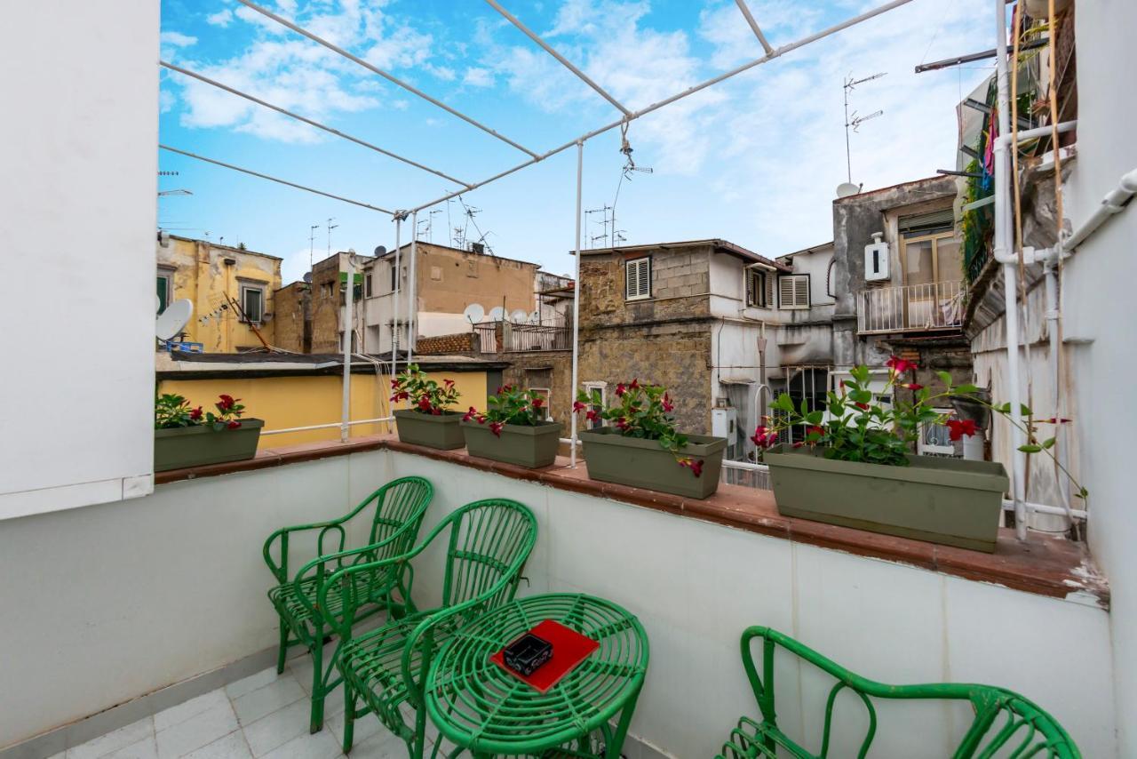 Charming Apartment With Balcony In The Historic Center Naples Exterior photo