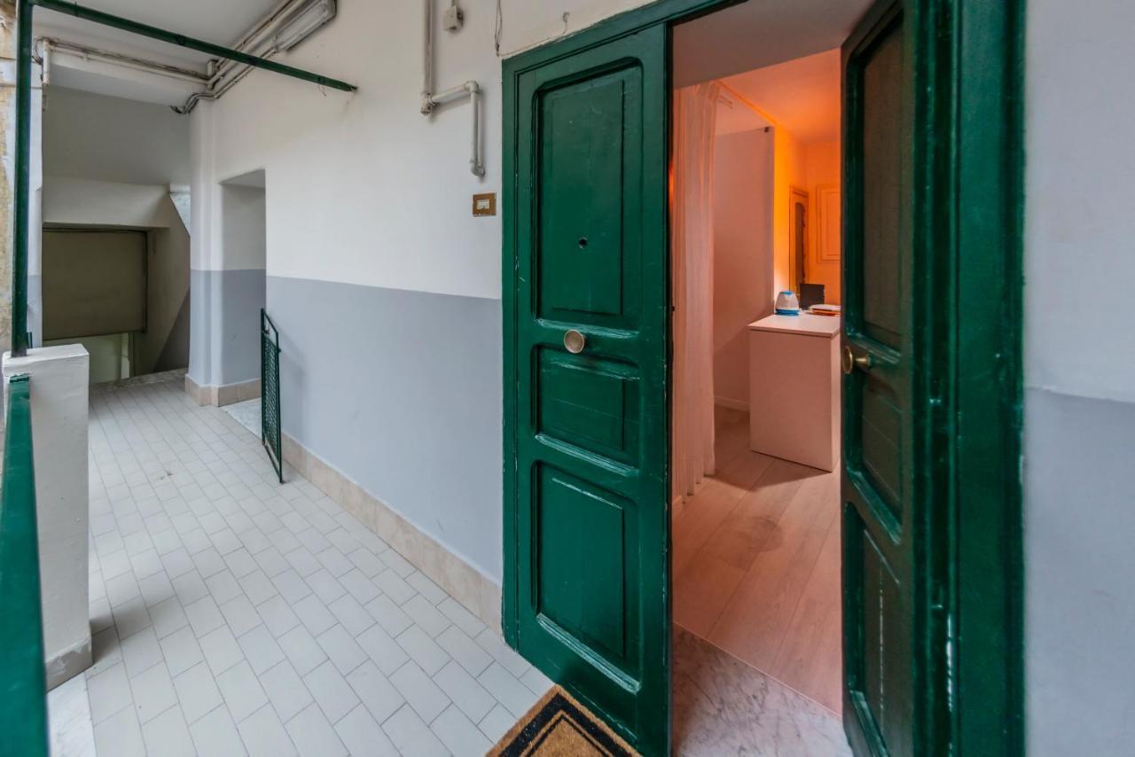 Charming Apartment With Balcony In The Historic Center Naples Exterior photo