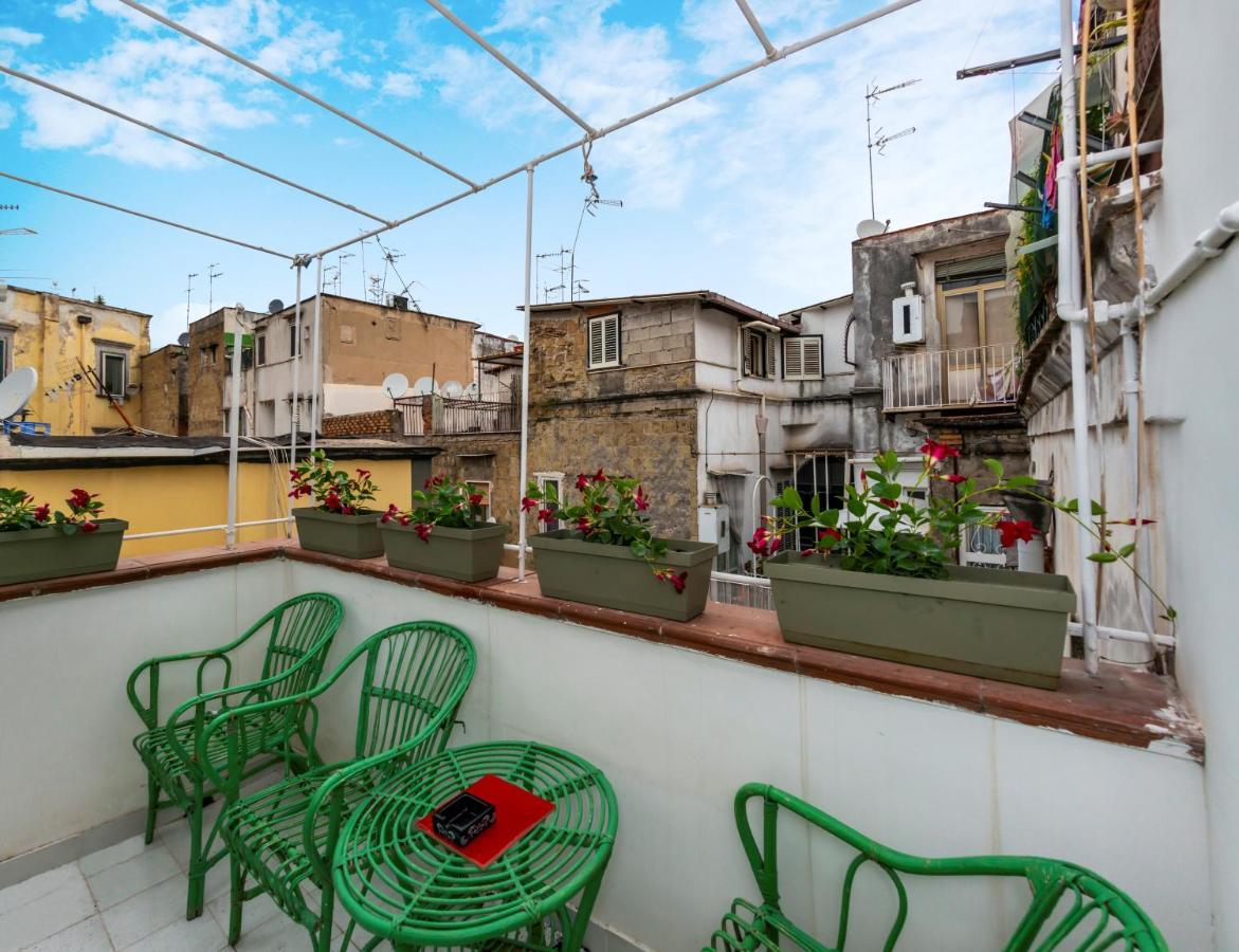 Charming Apartment With Balcony In The Historic Center Naples Exterior photo